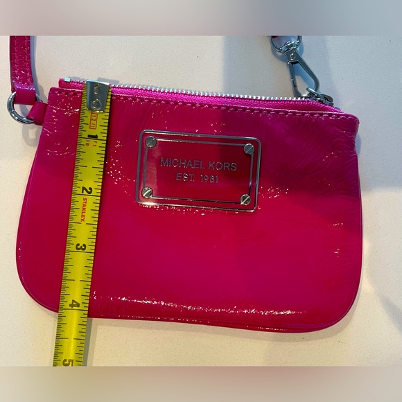 MICHAEL KORS Pink Glossy Small Zip Pouch - Picture 8 of 10